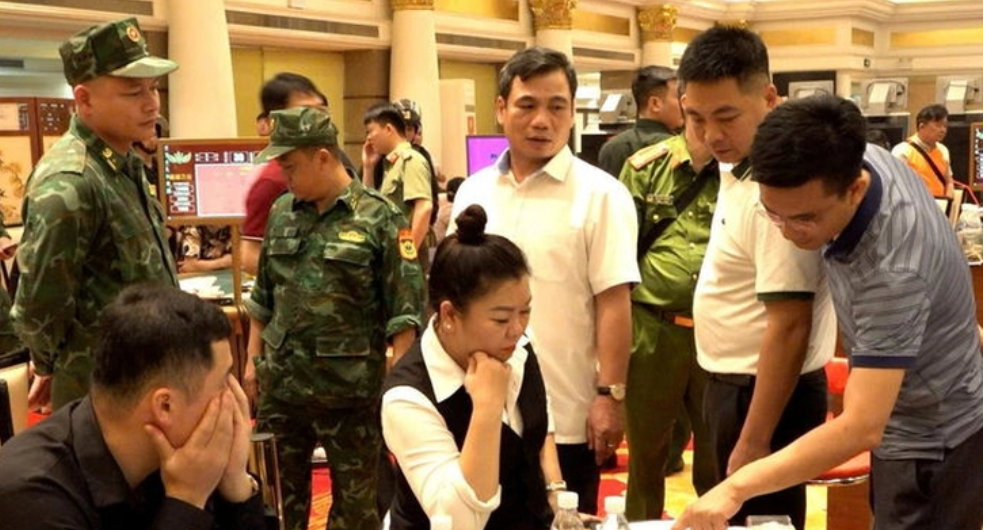 Triệt phá sòng bạc ‘khủng’ núp bóng khu vui chơi giải trí ở biên giới, thu giữ trên 300 tỉ đồng