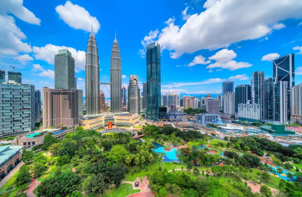 Malaysia warns influencers over online gambling promotions